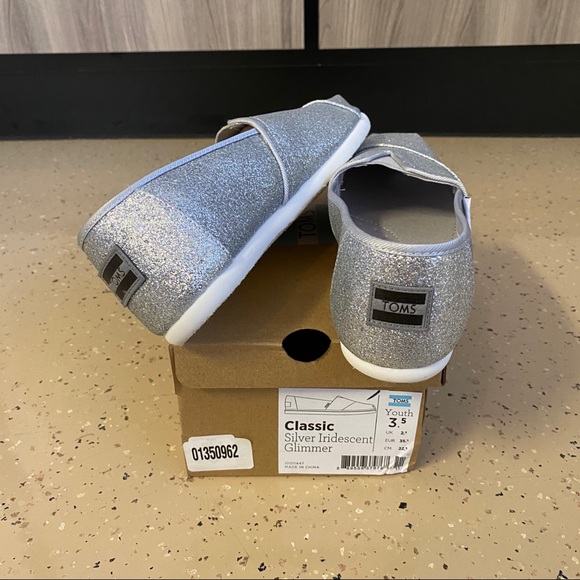 NEW TOMS Classic Slip on Sparkly Silver Iridescent - Picture 6 of 8